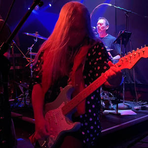 Man In The Box (feat. Scott Van Teeffelen) (Explicit)