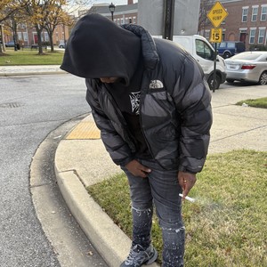 trippin out (feat. Lor Mark) (Explicit)