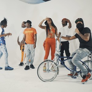 Make It Look Easy freestyle(feat. paperboyp & nay Renee) (Explicit)