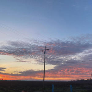 i still see her eyes in the sunsets