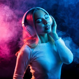 Atomo - Las Estrellas Infinitas