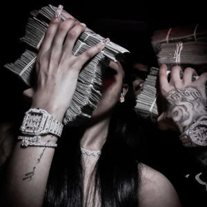 No Te Enamores (feat. Lil angel) (Explicit)