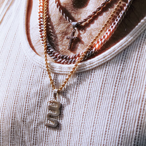 EL CENTRO DEL HUESO (Explicit)