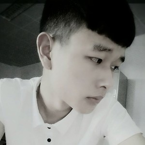 你连笑都那么勉强