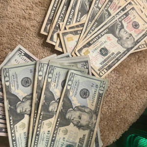 Out my head (feat. Ynriah) (Explicit)