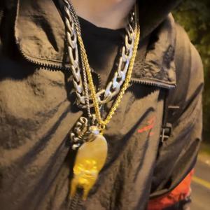 Jugando con su cabeza (feat. Sirÿa) (Explicit)