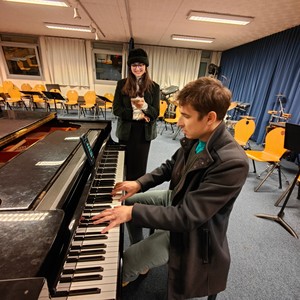 Batignolles (feat. Selen Karlikaya & Daniel Latif)