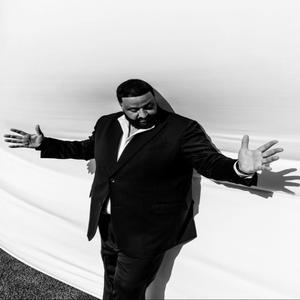 money hungry (feat. roon) (Explicit)