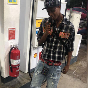 Key AKA - SE LO TRAGA Y SE LA BEBE