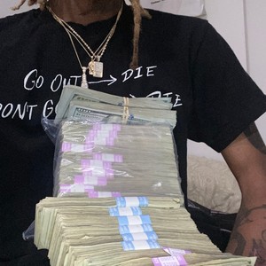 HOLD ME TIGHT/X ON MY CHEST (feat. Savyourself, Aveghanistan & Munchie) (Explicit)