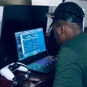 Hummer Truck (feat. Kizle) (Explicit)