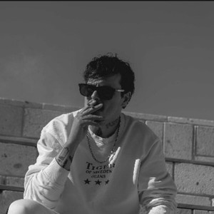 Endişeli (Explicit)