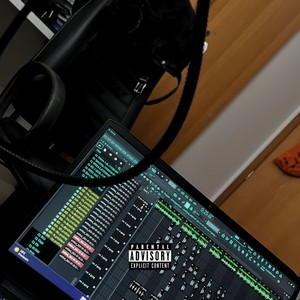 Na Sua Amiga (Explicit)