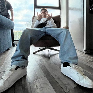 Lines of white (Explicit)