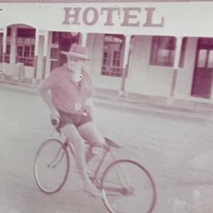 Hotel Barcoo (feat. Mog.Y) (Explicit)