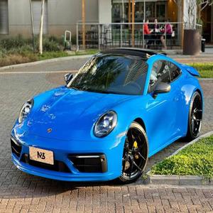 Dentro Da Porsche Azul