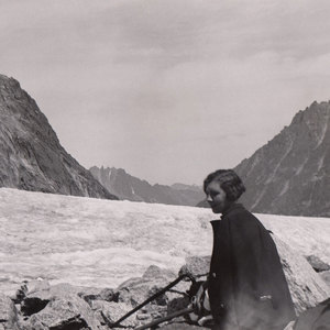 Misty Bridges (Statues In Fog Mix)