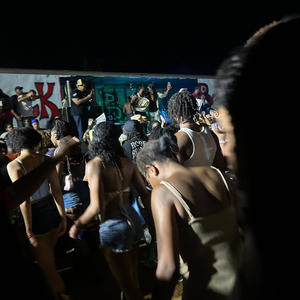 Be inlove with me (feat. LuhBandz) (Explicit)