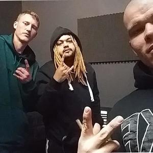 Let us Pray (feat. Stoneysworldd) (Explicit)