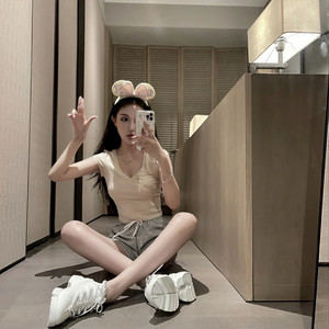 我坐戏子楼台前