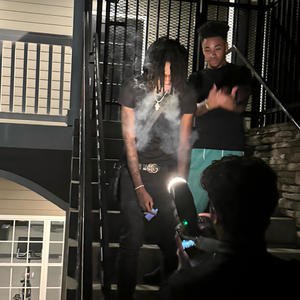 uno (feat. sgpwes) (Explicit)