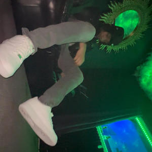 25 (feat. kxsyy) (Explicit)