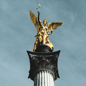 30 GOLD CHAINZ (Explicit)