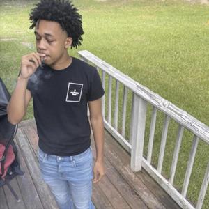 Gunn (feat. SakTheVillain) (Explicit)