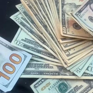 Parlays (feat. LilQ Turnt) (Explicit)