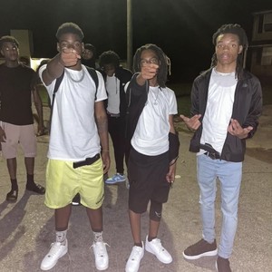 Runtae (feat. zone1eriic & 3m3l Dunt) (Explicit)