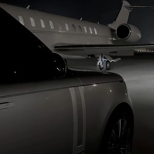 高峰期的街上堆满车子 (8D环绕DJ混搭)