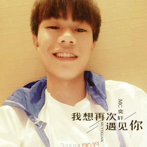 他只喝酒不说话