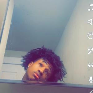 Outside (feat. Benji Hardaway, xyoumadethat & Lawyone) (Explicit)