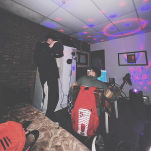 MAS QUE AMIGOS (feat. DAANi) (Explicit)