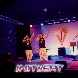 Initiiert (feat. Maaru)