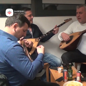 Ti kendojm Adem Jasharit