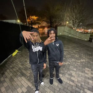 Dead Friends(feat. SluttyXhris) (Explicit)