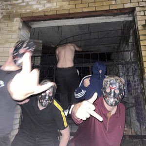 SOCIAL MADNESS (feat. Kolo) (Explicit)