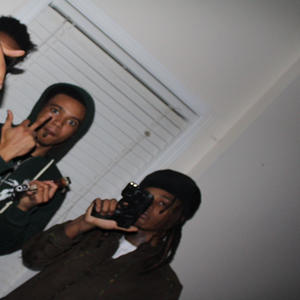 got damn (feat. gmf ponxho, Bikkab, Sirchrxsgo & Jaymunna) (Explicit)