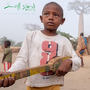 An Oceanic Songline(feat. Airileke, Alena Murang, Charles Maimarosia, Gus Teja, Horomona Horo, Jerome Kavanagh, Kekuhi, Kuana Torres Kahele, Mau Power, O Tahiti E, Rajery, Sauljaljui, Tarika Sammy, Waimihi Hotere & Yoyo Tuki)