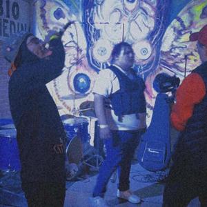 EVERYBODY IN THIS CITY (Explicit)