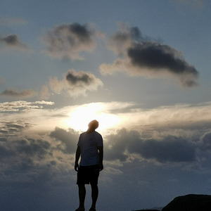 一生不长 (伴奏)