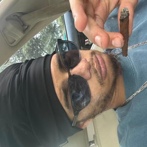 CANT FEEL A THANG (feat. Babyreegz) (Explicit)