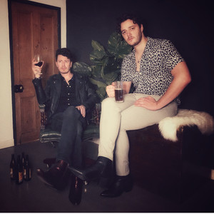 Mae 'Ne Rwbeth am y 'Dolig