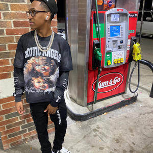 Fashion Junkie (Explicit)