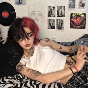 Ellerimde Çiçekler