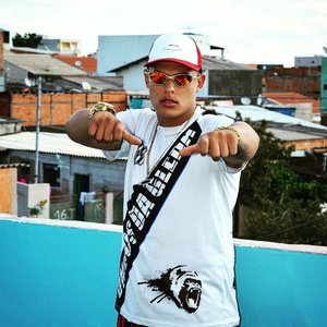 Oakley Da Cabeça Aos Pés (Explicit)