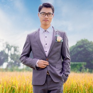 祝兵志 - 闪闪红星照百年 (伴奏)