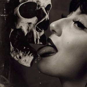 halottnak a csók (Explicit)