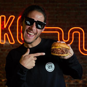 Friends with benefits(feat. Fresh Warapa)